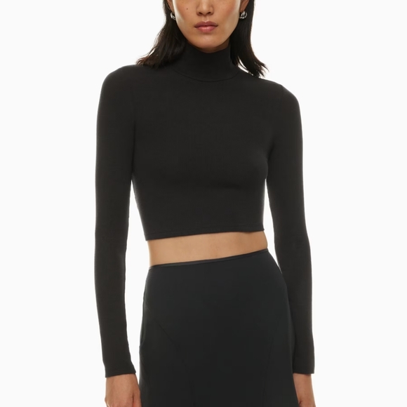 Wilfred Only Waist (cropped) Turtleneck in Black - Picture 2 of 4